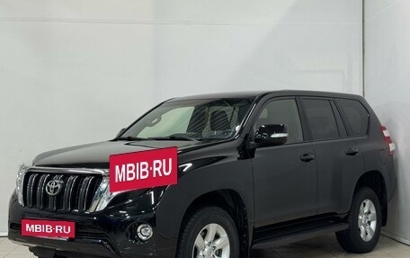 Toyota Land Cruiser Prado 150 рестайлинг 2, 2017 год, 3 950 000 рублей, 2 фотография