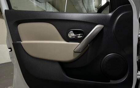 Renault Logan II, 2016 год, 1 050 000 рублей, 33 фотография