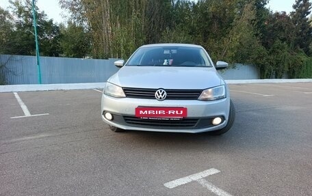 Volkswagen Jetta VI, 2013 год, 1 100 000 рублей, 2 фотография
