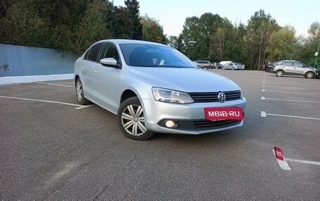 Volkswagen Jetta VI, 2013 год, 1 100 000 рублей, 3 фотография