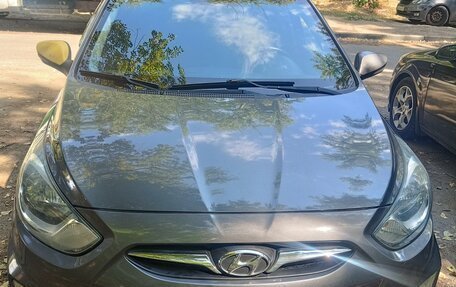 Hyundai Solaris II рестайлинг, 2011 год, 650 000 рублей, 4 фотография