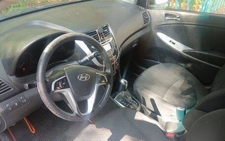 Hyundai Solaris II рестайлинг, 2011 год, 650 000 рублей, 10 фотография