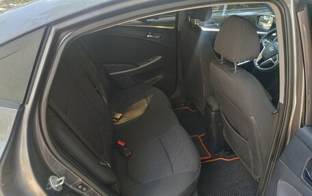 Hyundai Solaris II рестайлинг, 2011 год, 650 000 рублей, 12 фотография