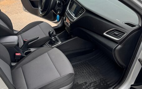 Hyundai Solaris II рестайлинг, 2017 год, 1 400 000 рублей, 13 фотография