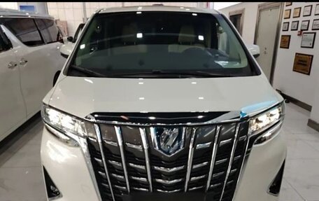 Toyota Alphard III, 2022 год, 3 500 000 рублей, 2 фотография