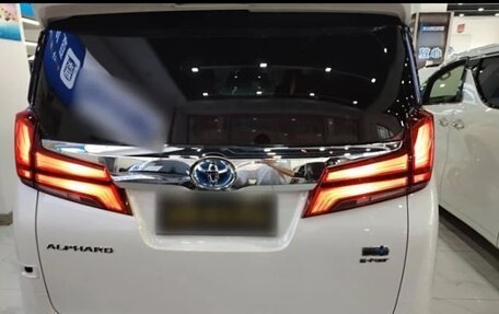Toyota Alphard III, 2022 год, 3 500 000 рублей, 5 фотография