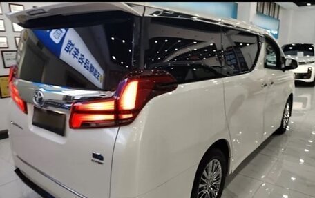 Toyota Alphard III, 2022 год, 3 500 000 рублей, 6 фотография