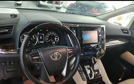 Toyota Alphard III, 2022 год, 3 500 000 рублей, 12 фотография