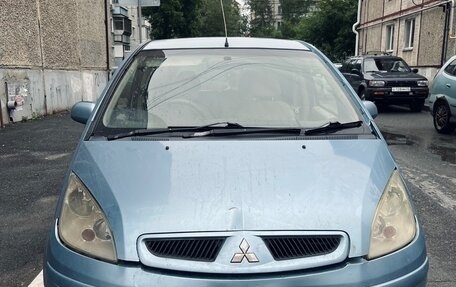 Mitsubishi Colt VI рестайлинг, 2002 год, 310 000 рублей, 1 фотография