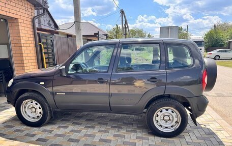 Chevrolet Niva I рестайлинг, 2017 год, 499 000 рублей, 2 фотография