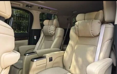 Toyota Alphard III, 2022 год, 3 650 000 рублей, 8 фотография