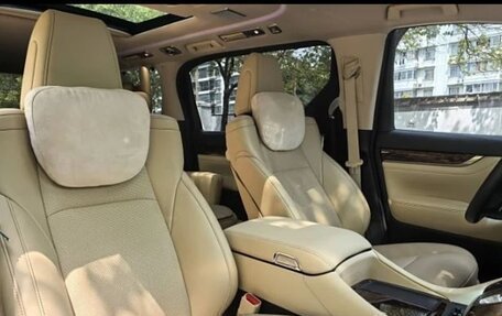 Toyota Alphard III, 2022 год, 3 650 000 рублей, 12 фотография