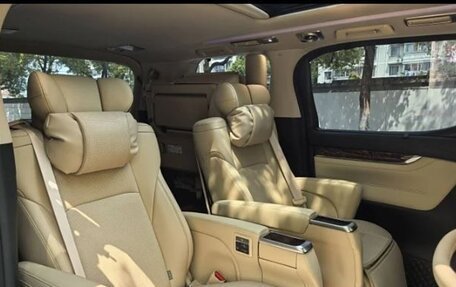 Toyota Alphard III, 2022 год, 3 650 000 рублей, 11 фотография