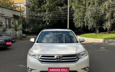 Toyota Highlander III, 2012 год, 2 580 000 рублей, 1 фотография