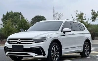 Volkswagen Tiguan II, 2022 год, 2 298 000 рублей, 1 фотография