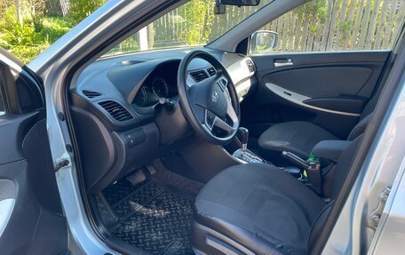 Hyundai Solaris II рестайлинг, 2011 год, 720 000 рублей, 2 фотография