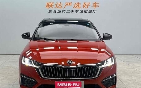 Skoda Octavia IV, 2022 год, 2 300 000 рублей, 2 фотография