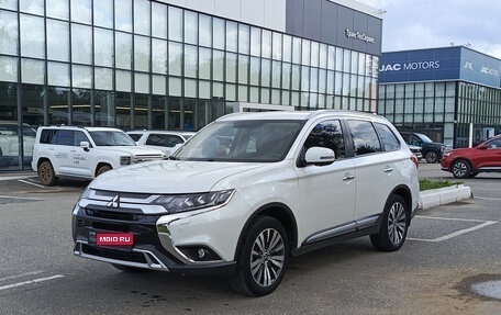 Mitsubishi Outlander III рестайлинг 3, 2021 год, 2 890 000 рублей, 1 фотография