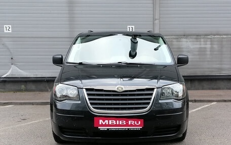 Chrysler Town & Country V рестайлинг, 2008 год, 949 000 рублей, 2 фотография