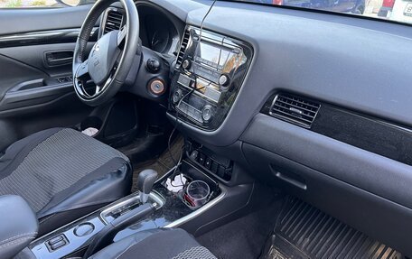 Mitsubishi Outlander III рестайлинг 3, 2020 год, 2 380 000 рублей, 1 фотография