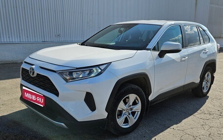 Toyota RAV4, 2021 год, 2 850 000 рублей, 1 фотография