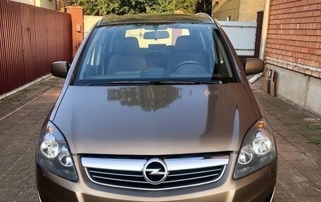 Opel Zafira B, 2012 год, 848 000 рублей, 1 фотография