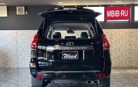 Toyota Land Cruiser Prado 150 рестайлинг 2, 2021 год, 3 640 000 рублей, 5 фотография