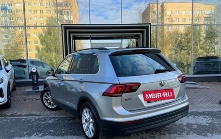 Volkswagen Tiguan II, 2018 год, 2 075 000 рублей, 8 фотография