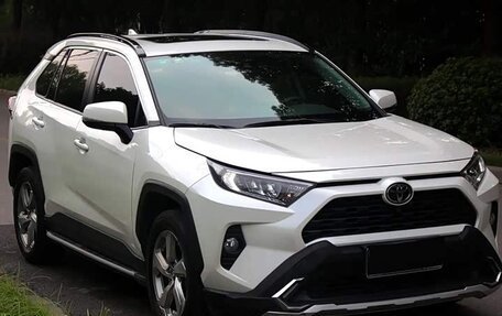 Toyota RAV4, 2022 год, 2 181 000 рублей, 3 фотография