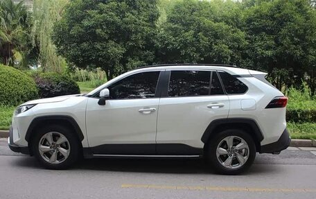 Toyota RAV4, 2022 год, 2 181 000 рублей, 7 фотография