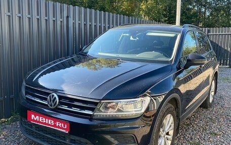 Volkswagen Tiguan II, 2020 год, 2 300 000 рублей, 2 фотография