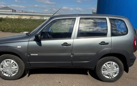 Chevrolet Niva I рестайлинг, 2015 год, 535 000 рублей, 2 фотография