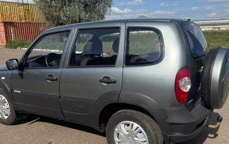 Chevrolet Niva I рестайлинг, 2015 год, 535 000 рублей, 3 фотография