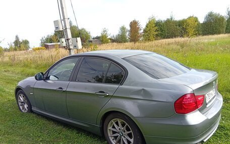 BMW 3 серия, 2011 год, 1 150 000 рублей, 2 фотография