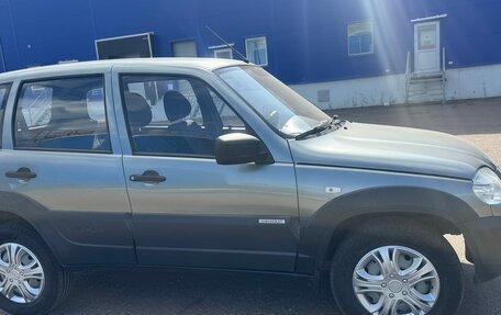 Chevrolet Niva I рестайлинг, 2015 год, 535 000 рублей, 5 фотография