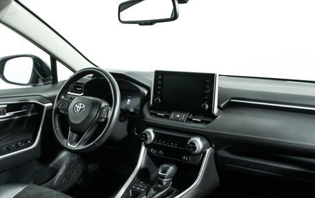 Toyota RAV4, 2021 год, 3 675 000 рублей, 9 фотография