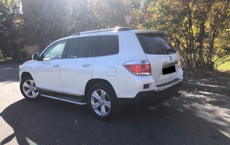 Toyota Highlander III, 2011 год, 2 200 000 рублей, 6 фотография
