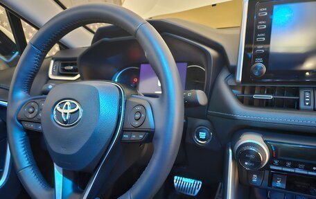 Toyota RAV4, 2021 год, 5 000 000 рублей, 9 фотография