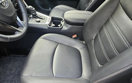 Toyota RAV4, 2021 год, 5 000 000 рублей, 10 фотография
