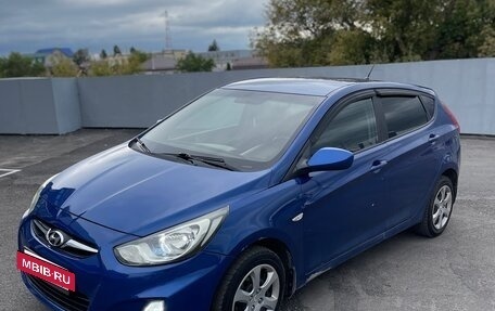 Hyundai Solaris II рестайлинг, 2011 год, 880 000 рублей, 3 фотография