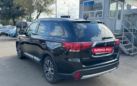 Mitsubishi Outlander III рестайлинг 3, 2018 год, 1 649 000 рублей, 6 фотография
