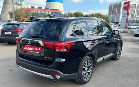 Mitsubishi Outlander III рестайлинг 3, 2018 год, 1 649 000 рублей, 4 фотография