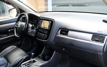 Mitsubishi Outlander III рестайлинг 3, 2013 год, 1 100 000 рублей, 9 фотография