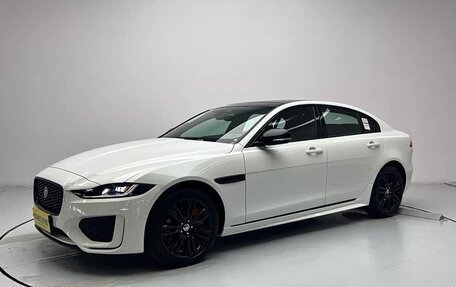 Jaguar XE I рестайлинг, 2024 год, 3 438 000 рублей, 2 фотография