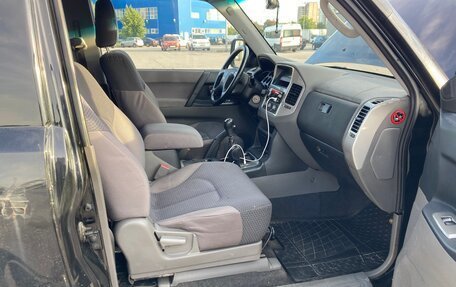 Mitsubishi Pajero III рестайлинг, 2005 год, 770 000 рублей, 9 фотография