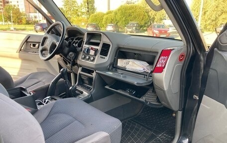 Mitsubishi Pajero III рестайлинг, 2005 год, 770 000 рублей, 7 фотография