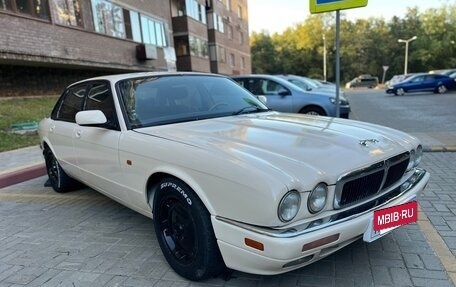 Jaguar XJ III (X350), 1995 год, 700 000 рублей, 2 фотография