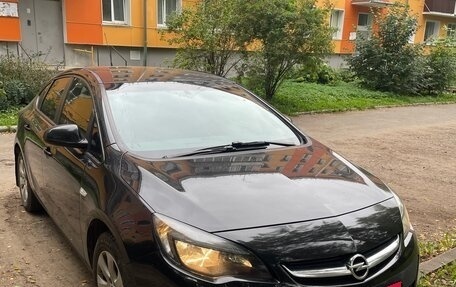 Opel Astra J, 2014 год, 750 000 рублей, 2 фотография