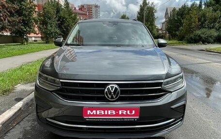 Volkswagen Tiguan II, 2021 год, 2 950 000 рублей, 1 фотография