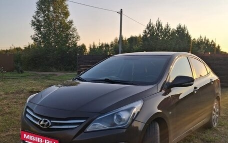 Hyundai Solaris II рестайлинг, 2015 год, 930 000 рублей, 3 фотография